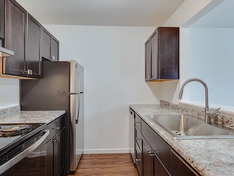Hawthorne Glen Apartments — Photo 9