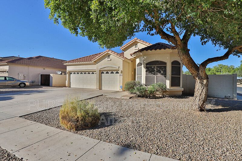 8752 W Frier Dr, Glendale, AZ 85305 | Zillow