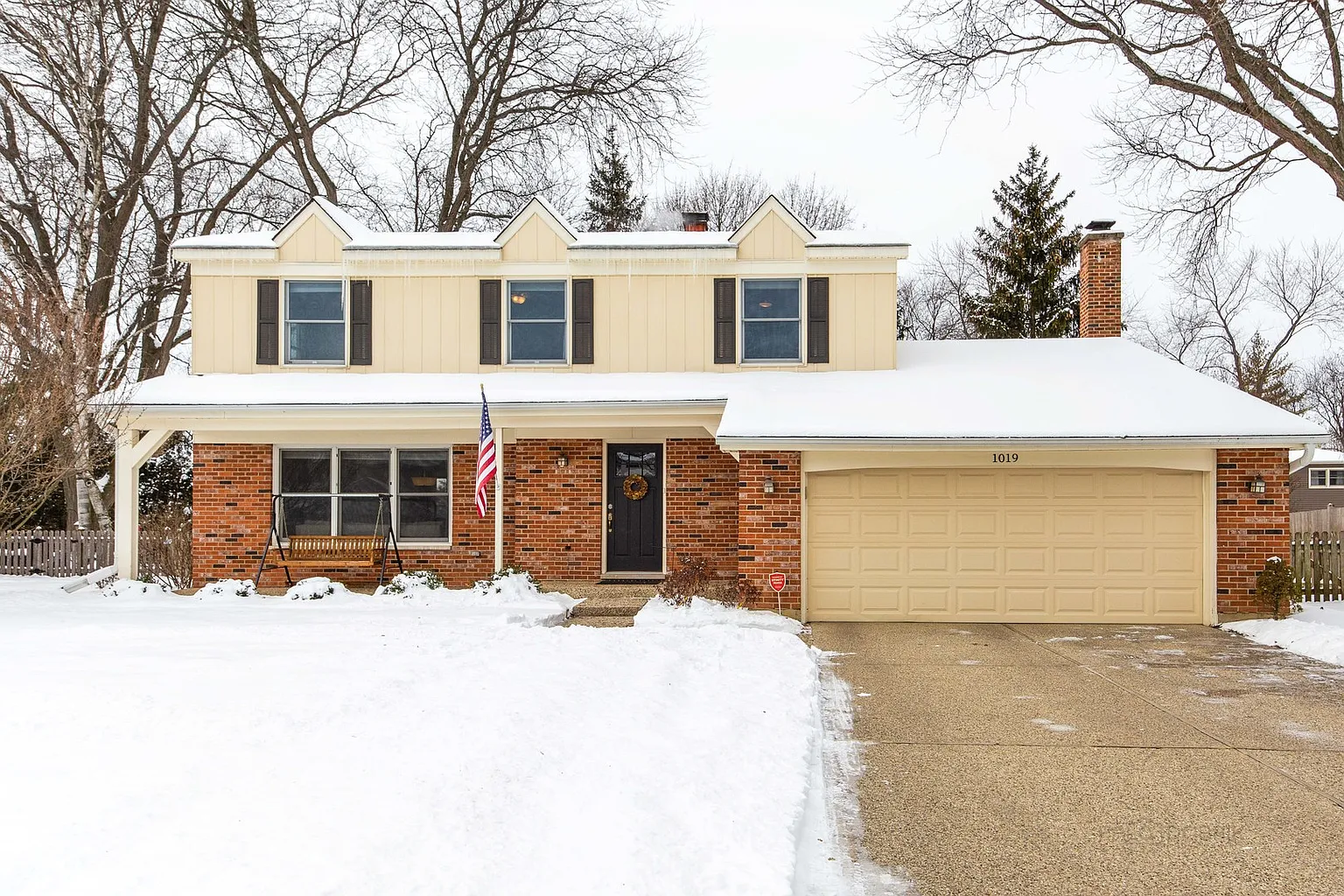 1019 Mayfair Dr photo 1