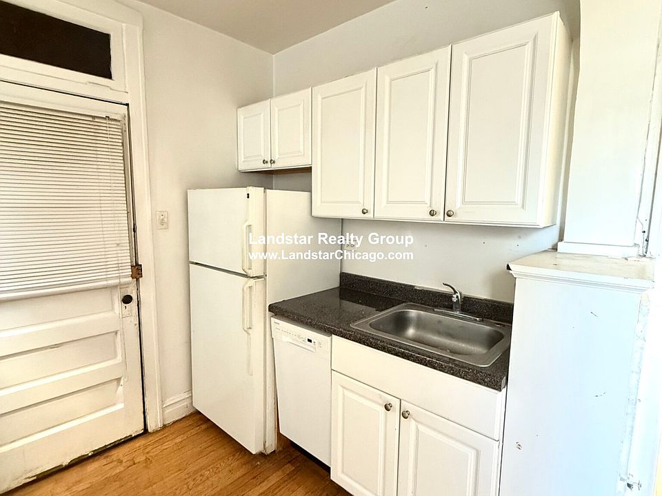1st image of 4109 N Sacramento Ave #1