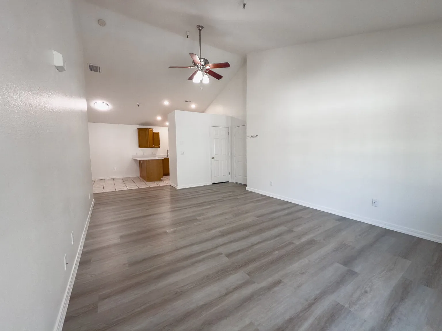 3 bed, 2.0 bath, 1600 sqft, $1,750 — Photo 1
