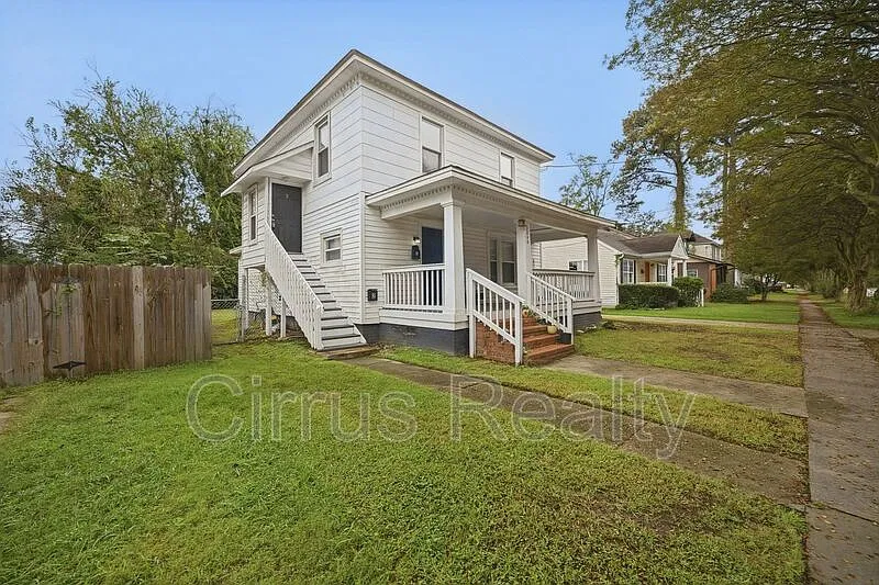 2 bed, 1.0 bath, 900 sqft, $1,400 — Photo 2