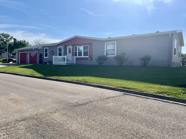 914 Preston Pl, Pierre, SD 57501