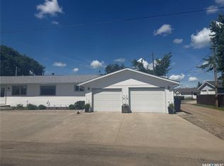 214 Taylor St, Bienfait, SK S0C0M0