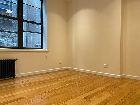 5th image of 169 Mulberry St APT 6