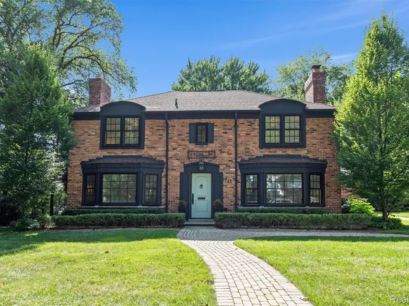 125 S Chewton Rd, Bloomfield Hills, MI 48301
