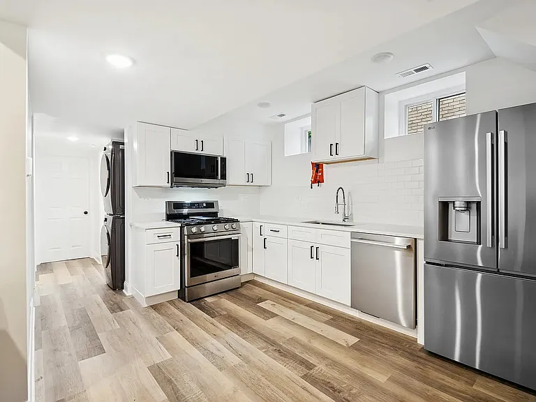 2310 Ridge Ave — Photo 2