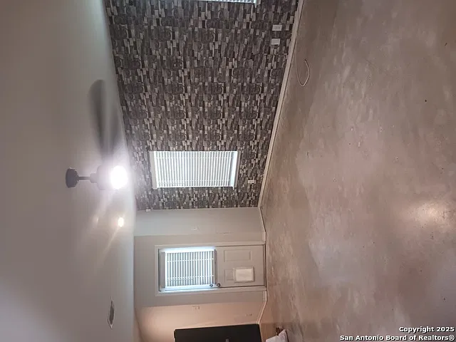 3 bed, 2.0 bath, 1179 sqft, $1,550 — Photo 4