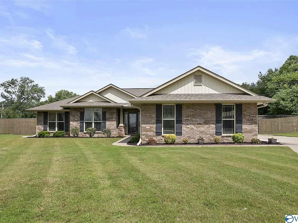 1st image of 138 Willow Tree Dr