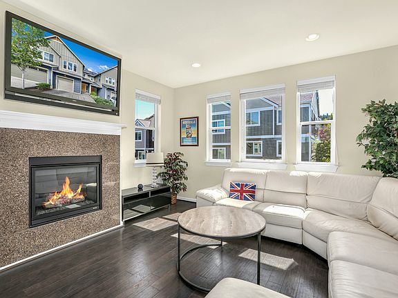 3rd image of 2523 NE Mulberry Walk