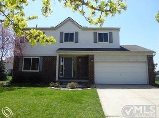 1148 Wildwood Ln #8, Canton, MI 48188