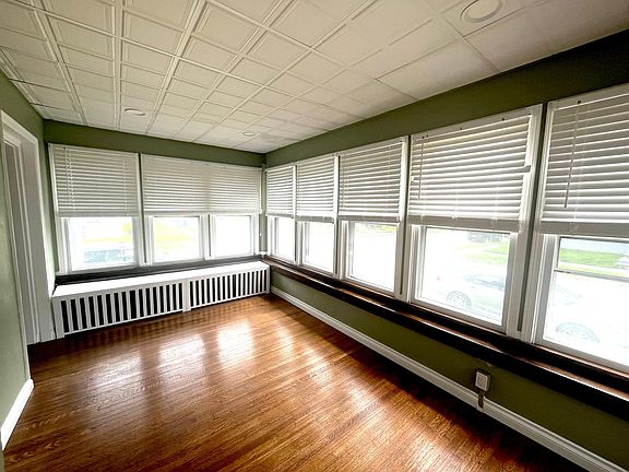 4th image of 312 Bird Ave Unit 1