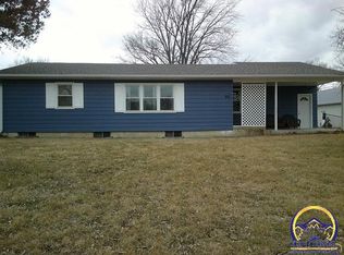 910 Sycamore St, Valley Falls, KS 66088
