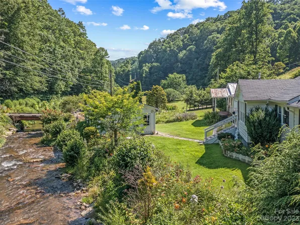 1615 Pigeon Roost Rd, Green Mountain, NC 28740