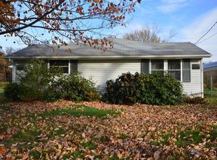 348 N Amboy Rd, Conneaut, OH 44030