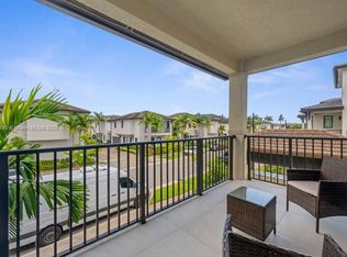 4712 NW 83rd Ave, Doral, FL 33166