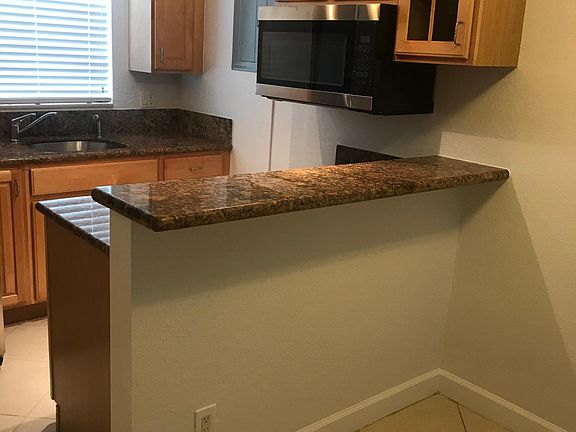 3rd image of 924 SE 2nd St #106