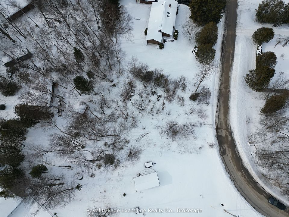 2nd image of 321 Tyendinaga Rd