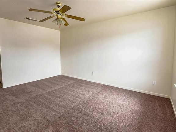 3rd image of 4204 Primrose Dr