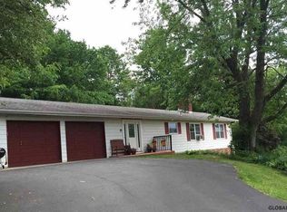 105 Van Leuven Dr, Rensselaer, NY 12144