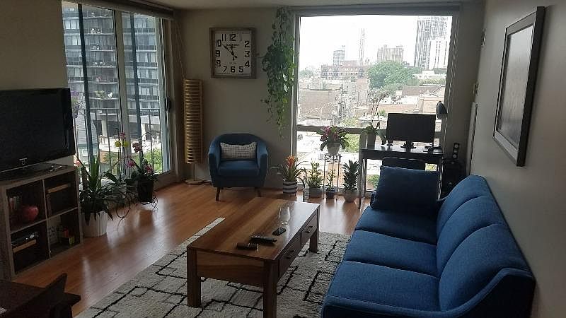1st image of 1250 N La Salle Dr APT 813