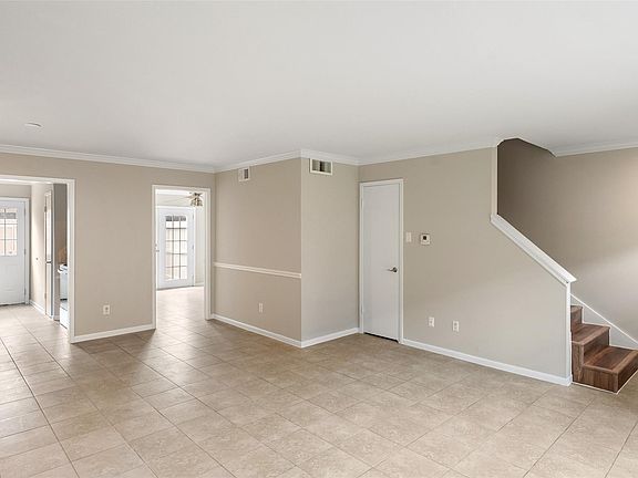 4th image of 515 Tallowood Rd Unit 23