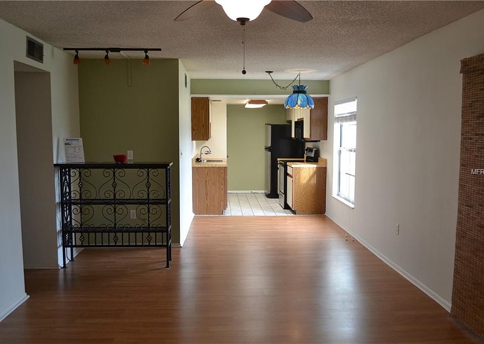 1st image of 1014 Plantation Dr APT A11