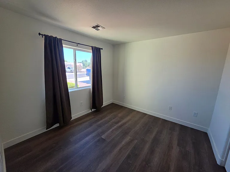 2086 E Jamie Rd — Photo 13