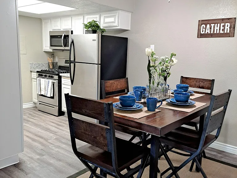 Raintree Apartments — Photo 6