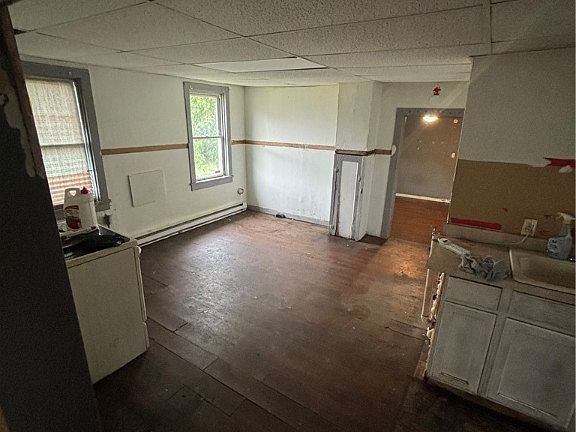 3rd image of 3269 W 32nd St