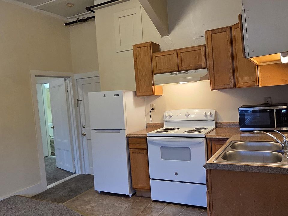 1st image of 387 Main St #305