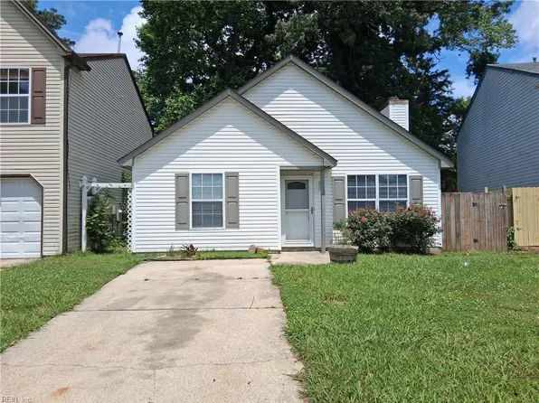 368 Pear Ridge Cir, Newport News, VA 23602
