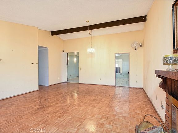 5th image of 10988 Middleborough Rd