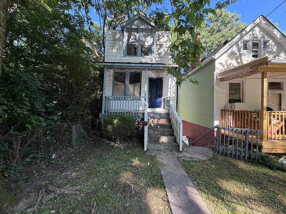 1st image of 2563 Trevor Pl