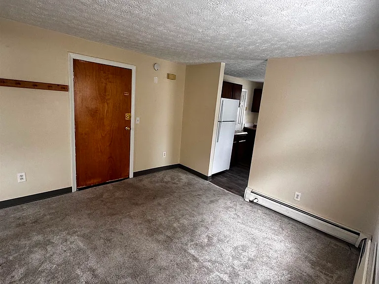 562A Lake Ave — Photo 2