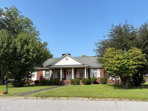 3004 S Elm St