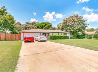 914 Meadowlark Ln, Granbury, TX 76048