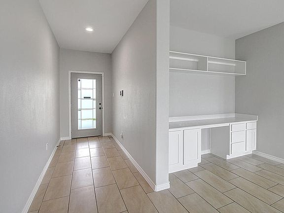 4th image of 3502 De Zevala St