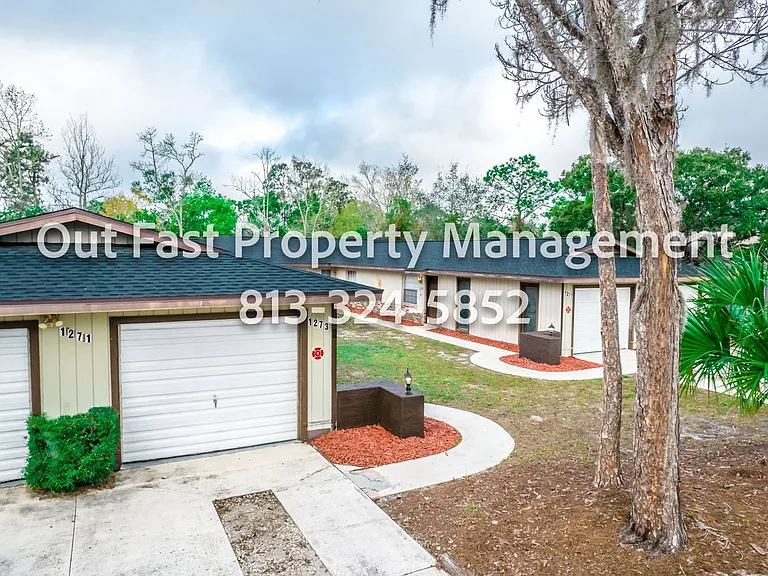 1273 Sylvia Ave — Photo 2