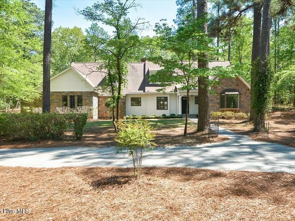 141 Bridgewater Drive, Southern Pines, NC 28387