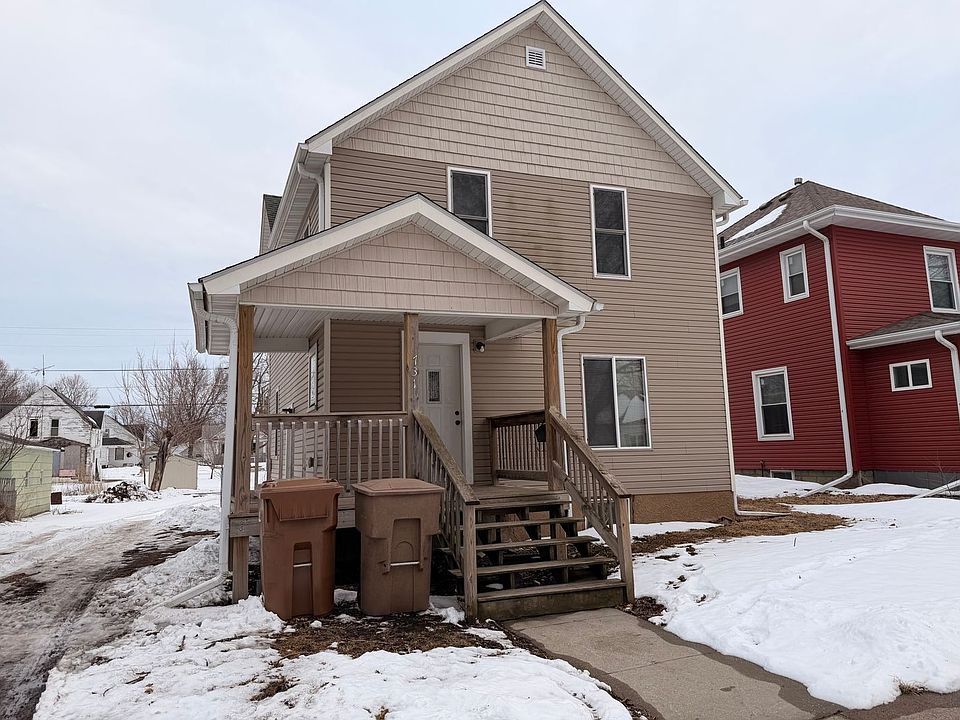 1st image of 731 Pleasant St