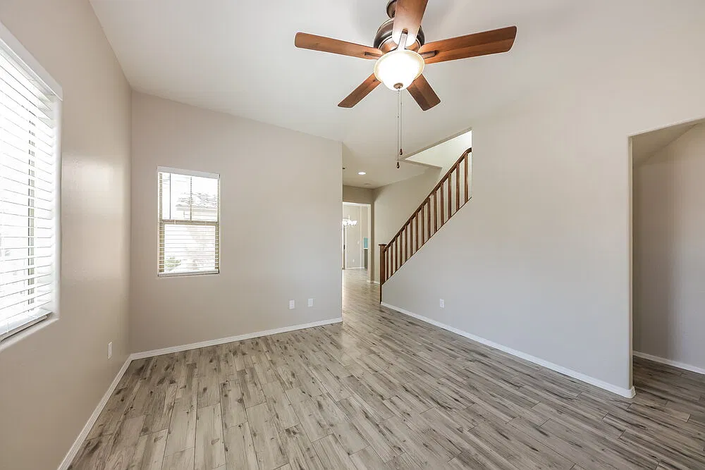 3 bed, 2.5 bath, 1375 sqft, $2,035 — Photo 4