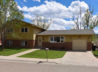 204 Georgetown Dr, Glendive, MT 59330