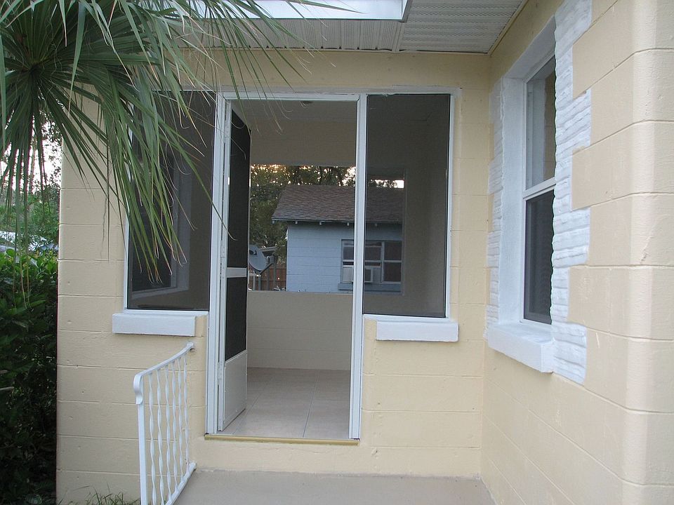 1st image of 226 Avenue Q NW