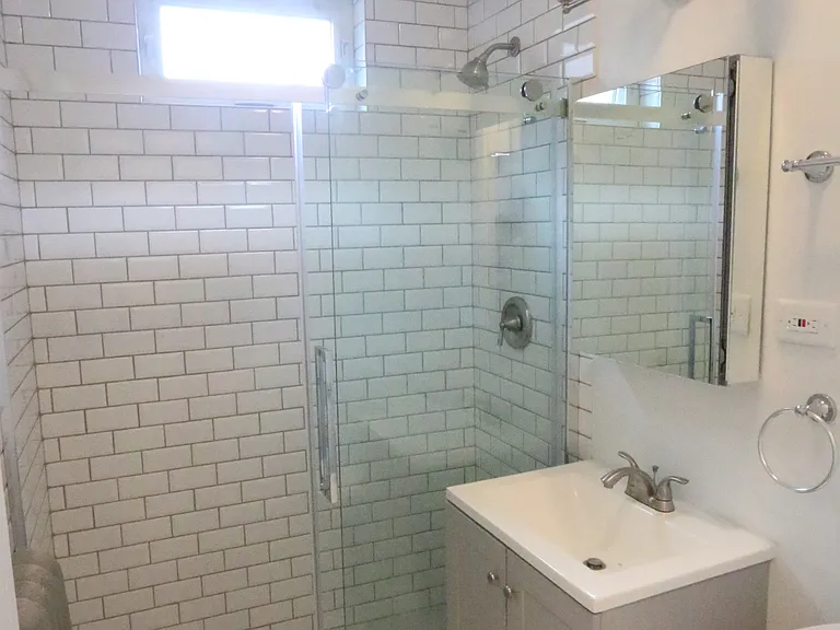 5459 S Ingleside Ave #2N — Photo 7