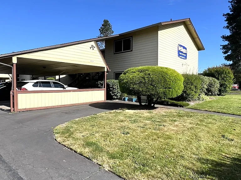 2045 Tibbetts Dr — Photo 24