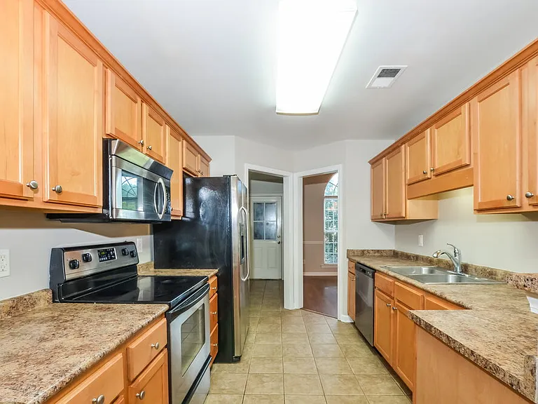 5837 Stonewall Dr — Photo 9