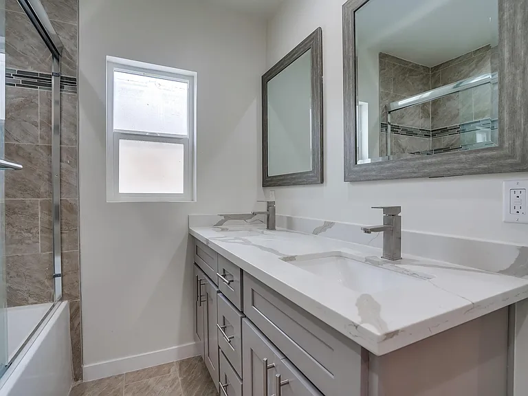 343 Warren Ln — Photo 12