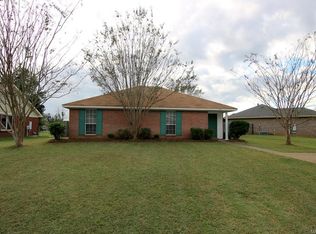 105 Foxdale Rd, Millbrook, AL 36054