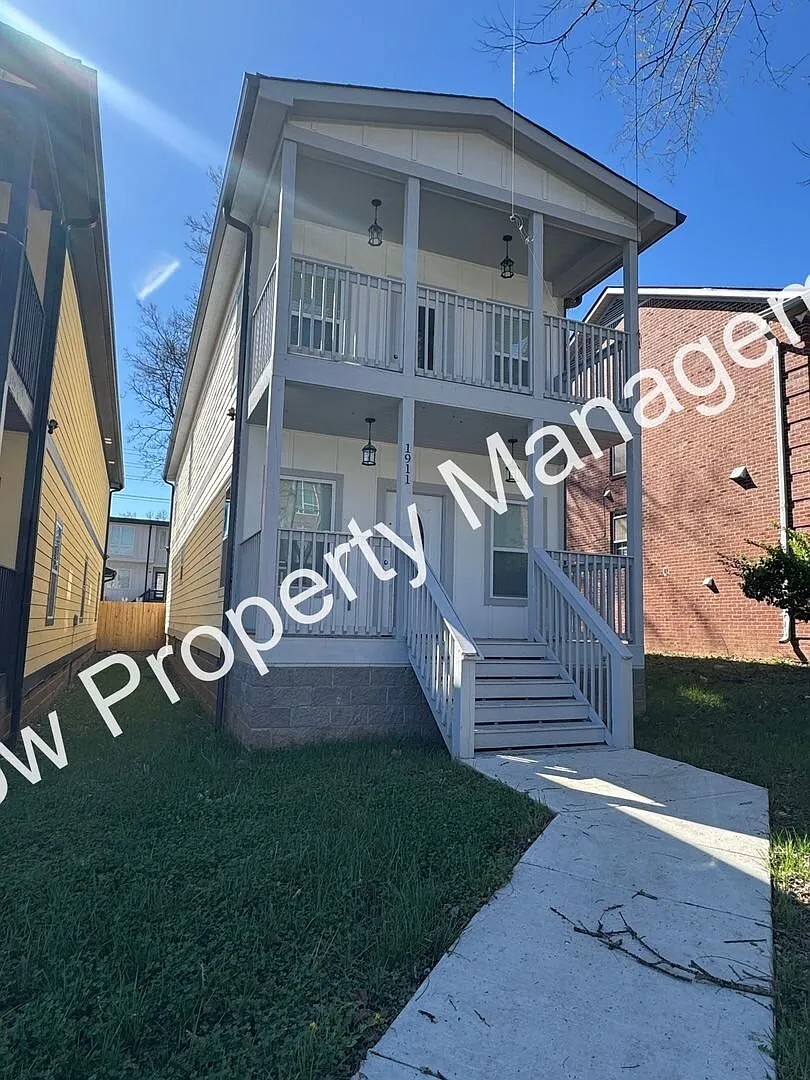 1911 Hermosa St Nashville, TN 37208 — Photo 1